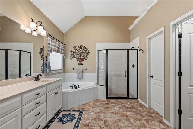 1522 Ventnor Lane, Raymore, MO 64083