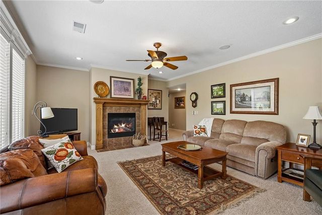 1522 Ventnor Lane, Raymore, MO 64083
