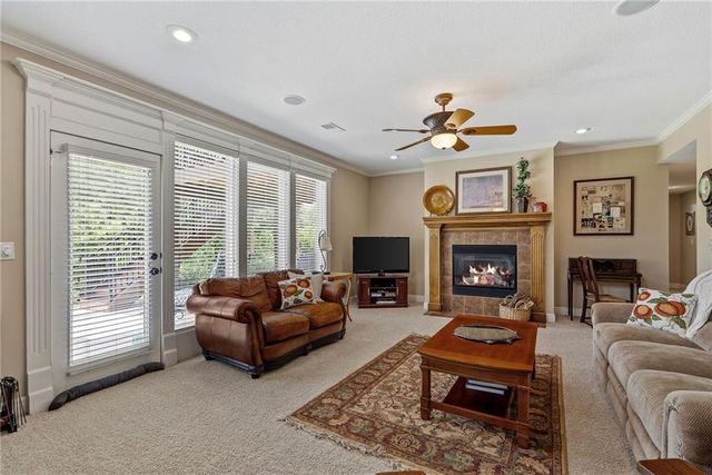 1522 Ventnor Lane, Raymore, MO 64083