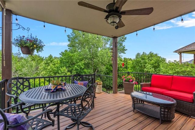 1522 Ventnor Lane, Raymore, MO 64083