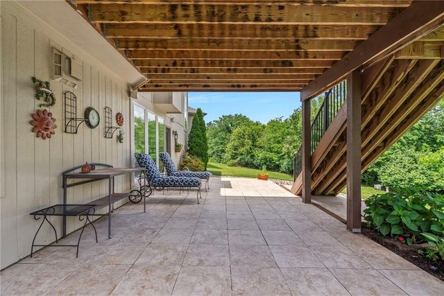 1522 Ventnor Lane, Raymore, MO 64083