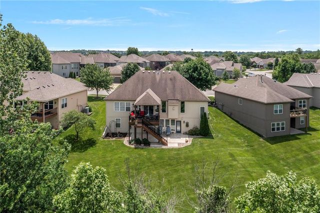 1522 Ventnor Lane, Raymore, MO 64083