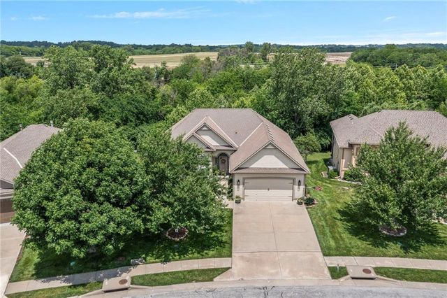 1522 Ventnor Lane, Raymore, MO 64083