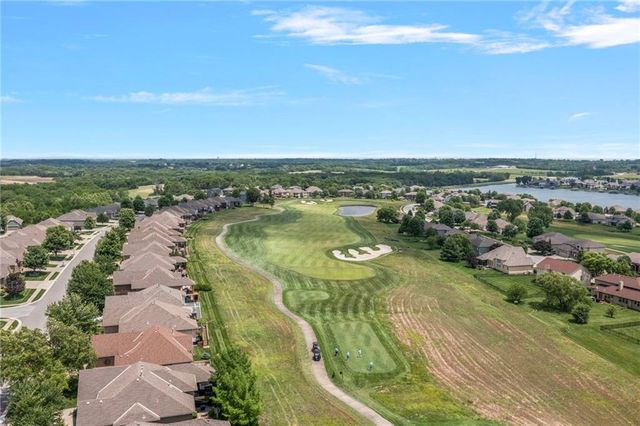 1522 Ventnor Lane, Raymore, MO 64083