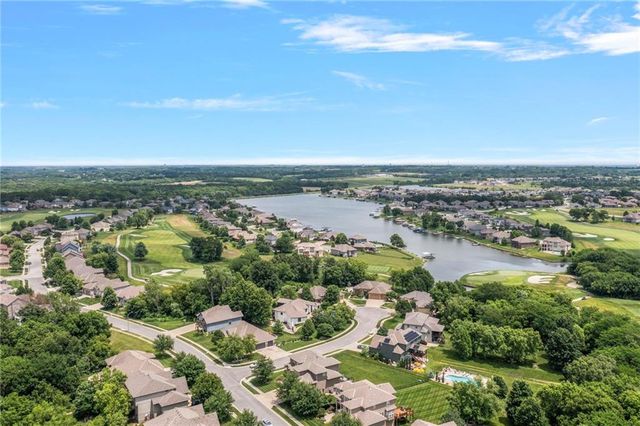 1522 Ventnor Lane, Raymore, MO 64083