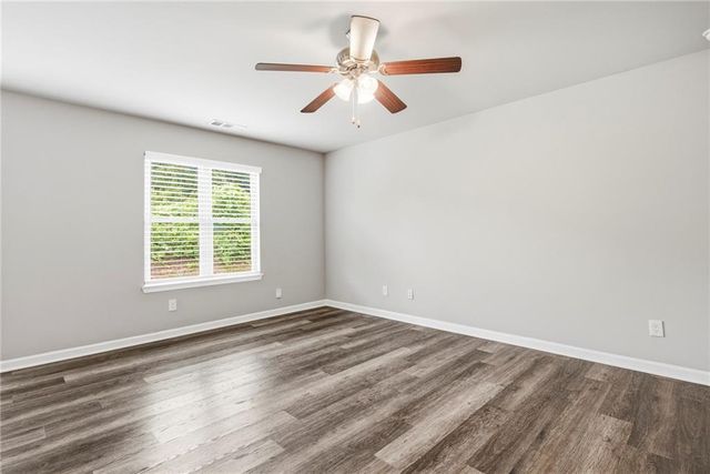 121 W Lexington Avenue, Griffin, GA 30223