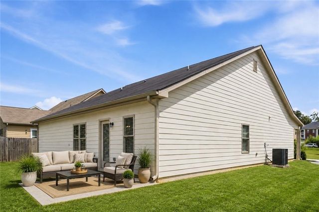 121 W Lexington Avenue, Griffin, GA 30223