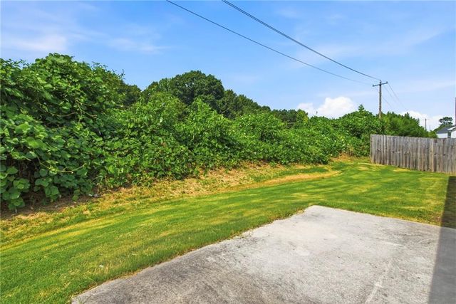121 W Lexington Avenue, Griffin, GA 30223