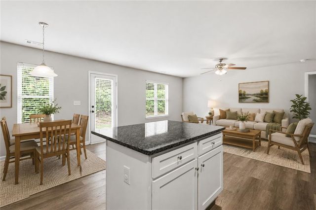 121 W Lexington Avenue, Griffin, GA 30223
