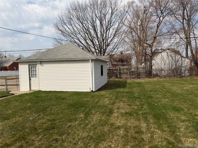 16001 Collingham Drive, Detroit, MI 48205