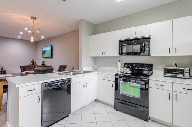 6666 Montego Bay Boulevard E, Boca Raton, FL 33433