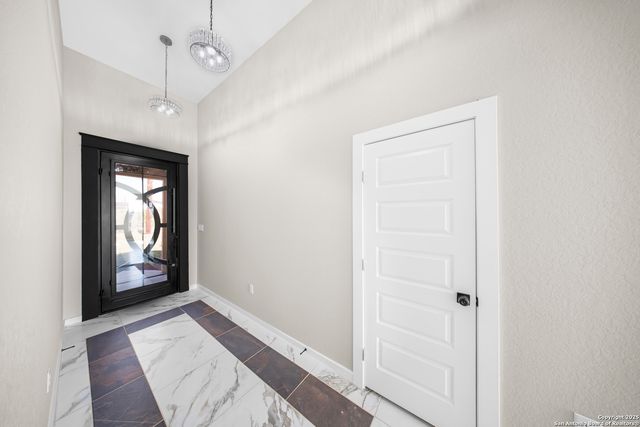 165 Flor Del Sol, San Antonio, TX 78264