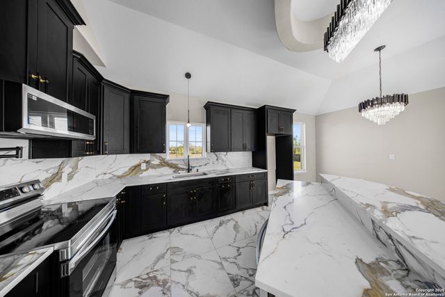 165 Flor Del Sol, San Antonio, TX 78264