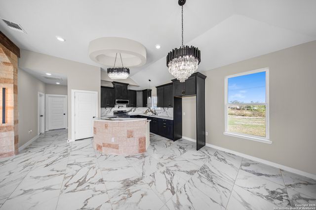 165 Flor Del Sol, San Antonio, TX 78264