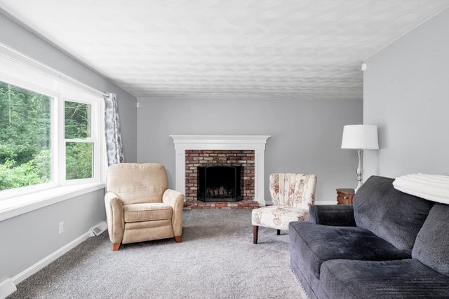 25 Foxtail Rd, Hanover, MA 02339