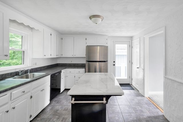 25 Foxtail Rd, Hanover, MA 02339