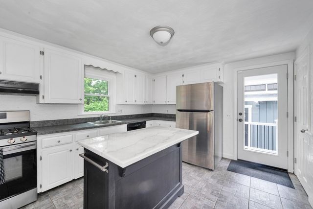 25 Foxtail Rd, Hanover, MA 02339