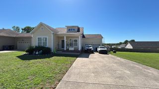 1970 Woodbury Ln, Columbia, TN 38401