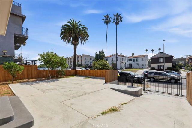 1189 Crehnshaw, Los Angeles, CA 90019