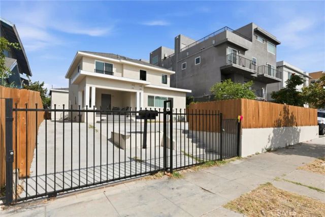 1189 Crehnshaw, Los Angeles, CA 90019