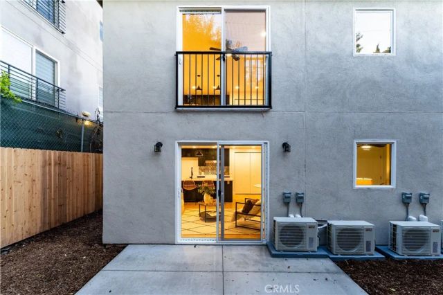 1189 Crehnshaw, Los Angeles, CA 90019