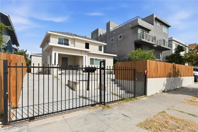 1189 Crehnshaw, Los Angeles, CA 90019