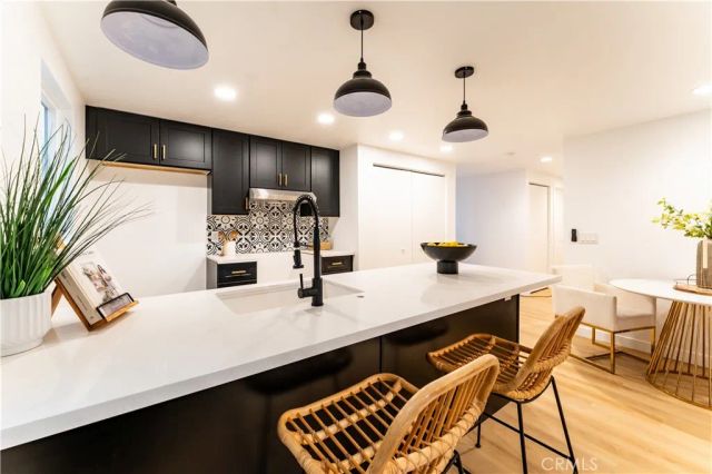 1189 Crehnshaw, Los Angeles, CA 90019