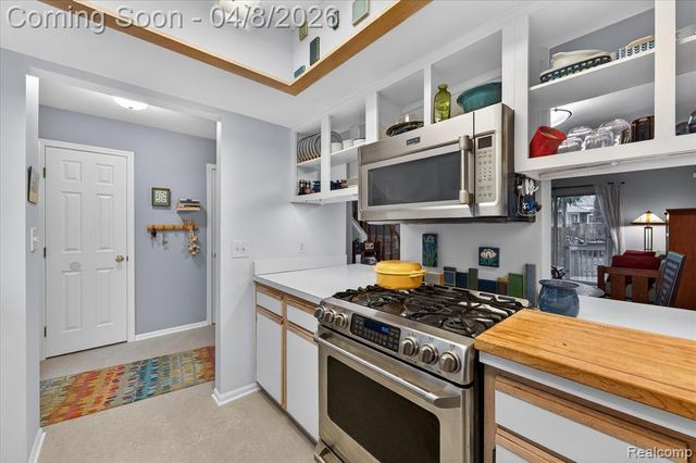 2662 Packard Street, Ann Arbor, MI 48104