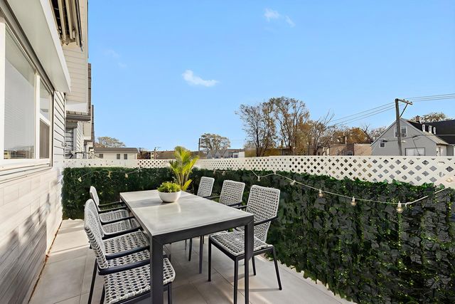 1431 E 72nd Street, Chicago, IL 60619