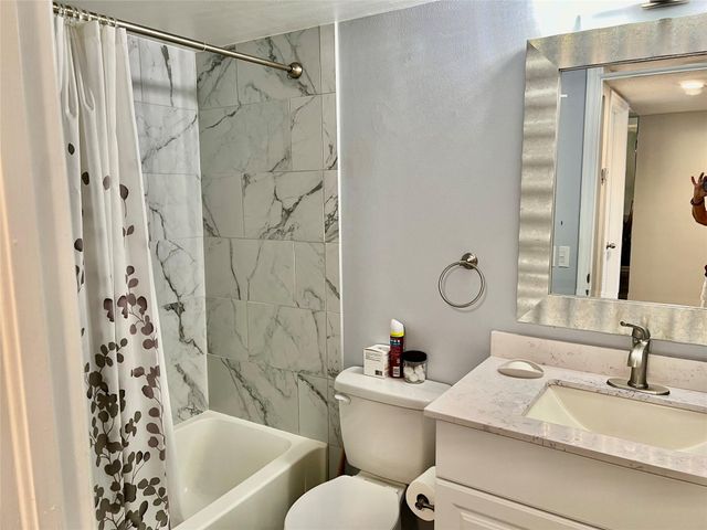 9787 N BELFORT Circle 307, Tamarac, FL 33321