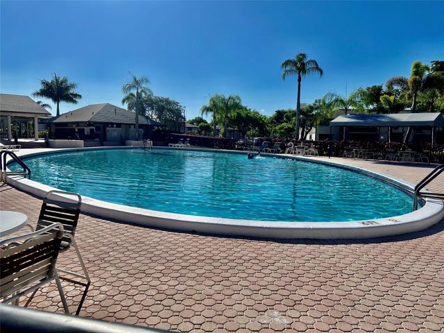 9787 N BELFORT Circle 307, Tamarac, FL 33321