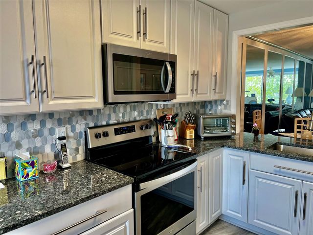 9787 N BELFORT Circle 307, Tamarac, FL 33321
