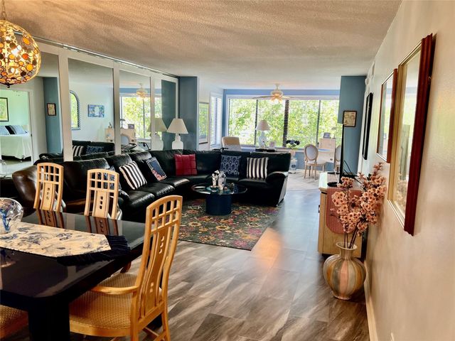 9787 N BELFORT Circle 307, Tamarac, FL 33321