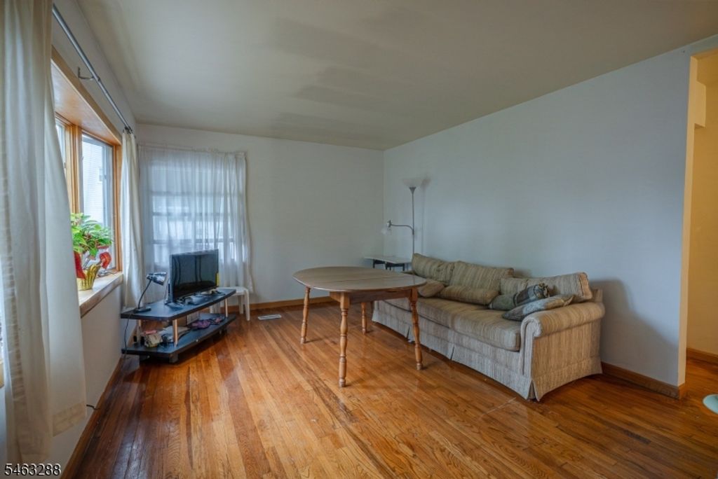 160 Dartmouth St, Highland Park Boro, NJ 08904 — photo 4