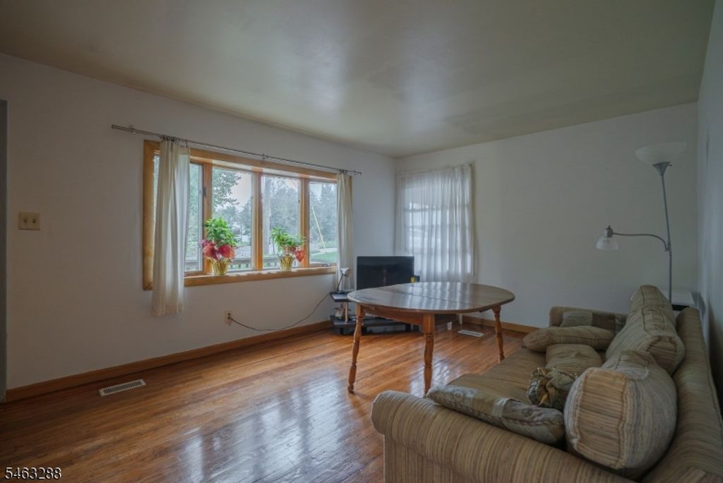 160 Dartmouth St, Highland Park Boro, NJ 08904 — photo 5