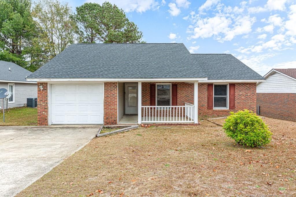 1635 Winnabow Drive, Fayetteville, NC 28304