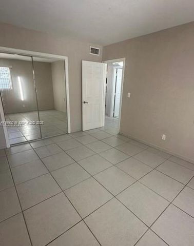 1755 Venice Ln 10W, North Miami, FL 33181