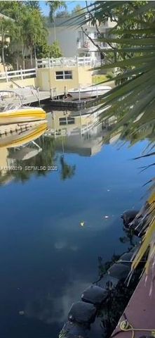 1755 Venice Ln 10W, North Miami, FL 33181