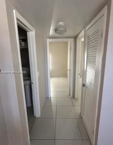 1755 Venice Ln 10W, North Miami, FL 33181