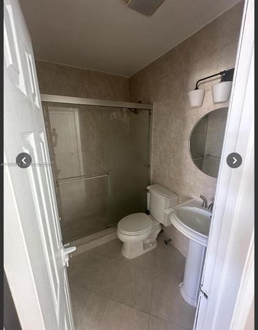 1755 Venice Ln 10W, North Miami, FL 33181