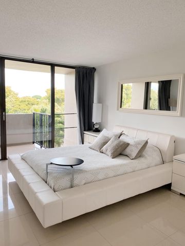 1830 Embassy Drive 403, West Palm Beach, FL 33401