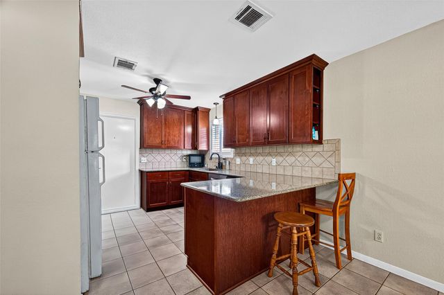 1013 Paulette Drive, Deer Park, TX 77536