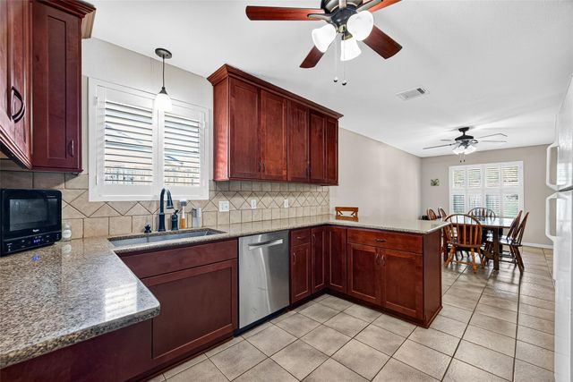 1013 Paulette Drive, Deer Park, TX 77536