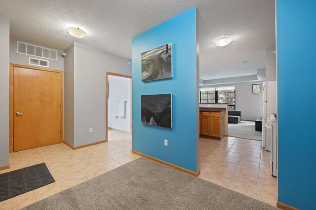 2565 Franklin Avenue 313, Saint Paul, MN 55114