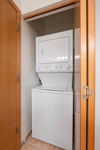 2565 Franklin Avenue 313, Saint Paul, MN 55114