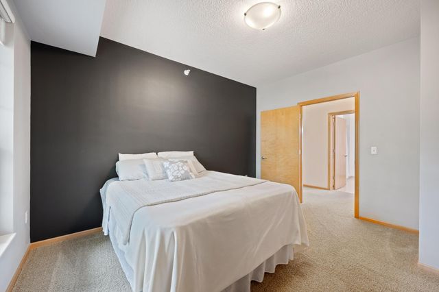 2565 Franklin Avenue 313, Saint Paul, MN 55114