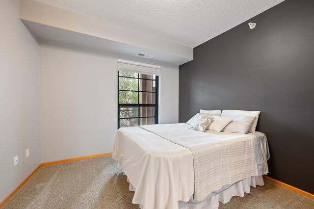 2565 Franklin Avenue 313, Saint Paul, MN 55114