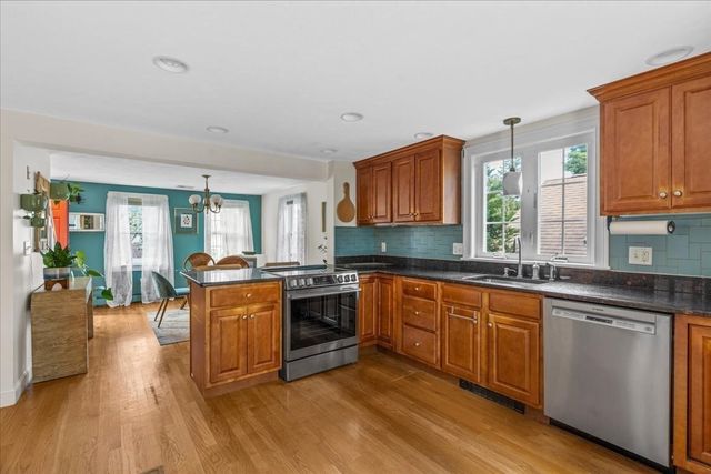 70 Church St, Weymouth, MA 02189