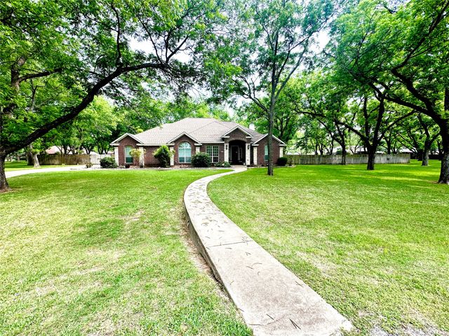 8803 Hampton South Court, Granbury, TX 76049