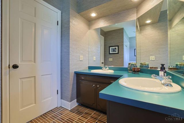 5572 Kingsbury Road, Fairfield, OH 45014